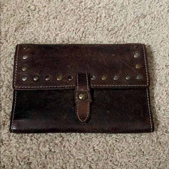 Patricia Nash Handbags - Patricia Nash brown leather wallet